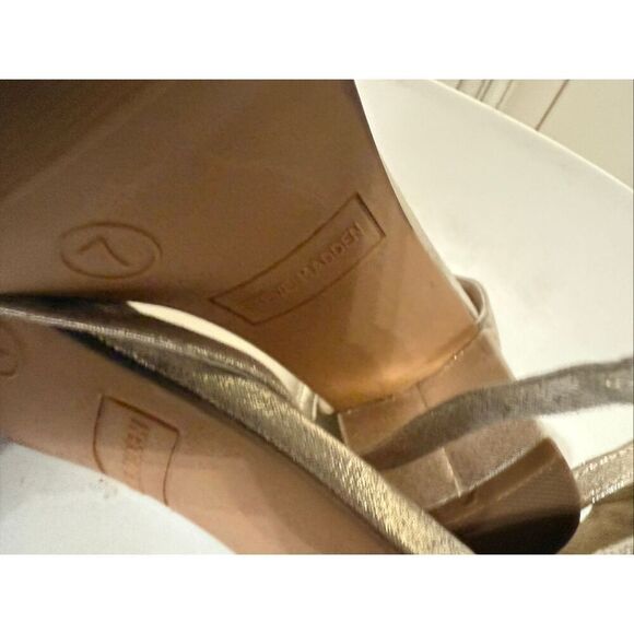 Steve Madden Women's Jcarrson Ankle Strap Block Heel Sandals Gold Mesh Size 7M - Picture 8 of 9